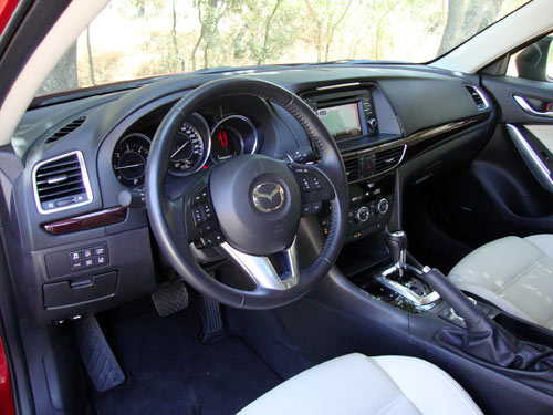 Mazda 6 Wagon (interior)