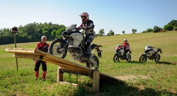 Casey Stoner hace un curso ‘off road’ con la nueva Ducati Multistrada 1200 Enduro