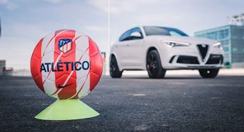 Los jugadores del Atlético de Madrid reciben las llaves de sus Alfa Romeo
