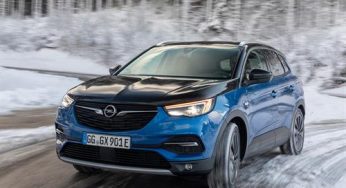 Ya está disponible en España el Opel Grandland X Híbrido enchufable 4×4 con tracción total eléctrica. Desde 43.800 euros o 399 euros mes(‘leasing’)