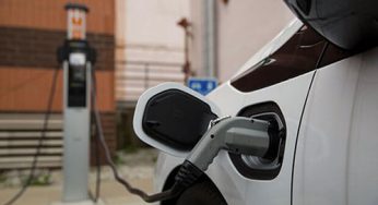 Por primera vez, las ventas de vehículos electrificados, híbridos y de gas superan a los de gasolina y diésel, subiendo en un 21,2% en noviembre