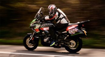 El belga Thierry Sarasyn bate el récord al visitar 15 países con su moto con neumáticos Battlax T32
