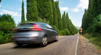 ¿Qué es mejor, comprar un coche grande o tener uno más pequeño y alquilar el familiar en vacaciones?