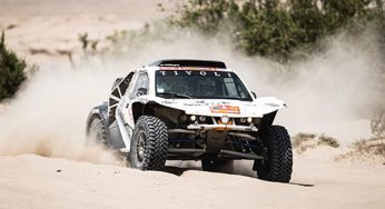 Joan Barreda la cara y Sébastien Loeb la cruz en el Dakar