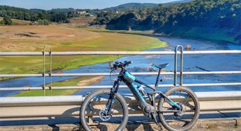 Portomarín y los testimonios de peregrinos en vídeo, las joyas de la penúltima y variada etapa del ‘Camino de Santiago en 12-1 días enchufado’ de José Mª Alegre en ‘ebike’