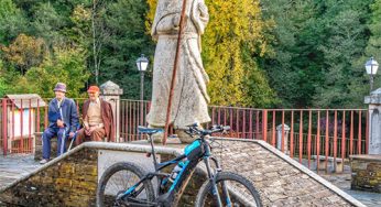 La dura subida a O Cebreiro en el ‘Camino de Santiago en 12-1 días enchufado’ de José Mª Alegre en ‘ebike’, etapa vibrante de 62 km