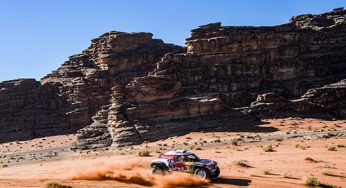 Dakar 2020: Carlos Sainz mantiene el liderazgo tras una complicada cuarta etapa
