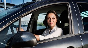 ¿Realmente los hombres conducen mejor que las mujeres?