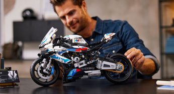 Si quieres hacer feliz a un motero, regálale la BMW M 1000 RR de Lego Technic