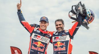 Nasser Al-Attiyah y Mathieu Baumel repiten triunfo en el Dakar con su Toyota GR DKR Hilux T1+