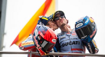 MotoGP: Los Márquez protagonizan un podio inédito en una carrera ganada por Bagnaia “regalada” por Martín