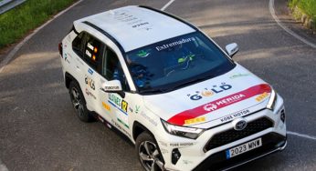 Ángel Santos y Mario Osma enfilan la recta final del CEEA, en híbridos enchufables, en el Eco Rallye A Coruña