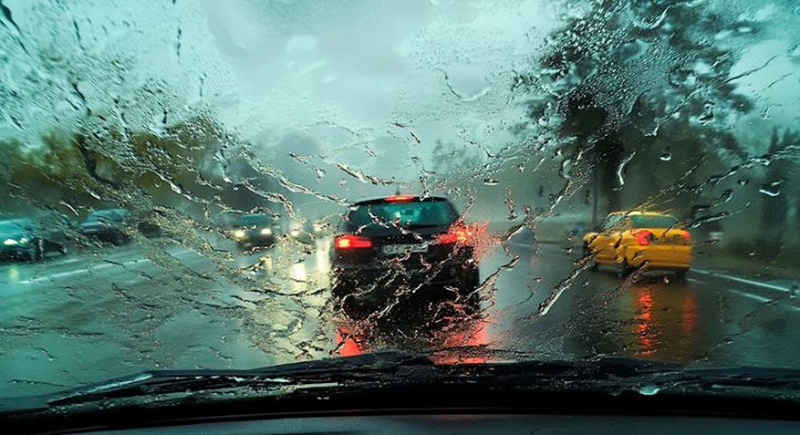 Claves para conducir con seguridad bajo la lluvia intensa que sufrimos