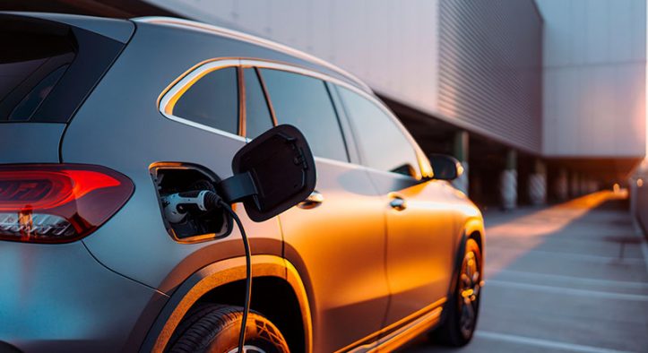 El coche eléctrico acelera en España y cambia la percepción de los conductores