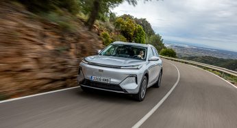 El Geely Starray EM-i logra un Récord Guinness con un consumo de 3,83 litros y apunta al corazón del mercado híbrido. Desde 33.490 euros